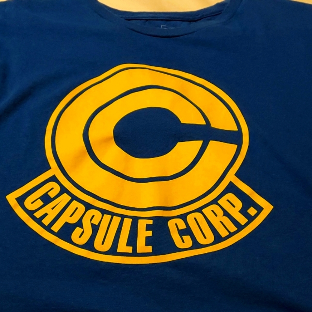DRAGONBALL Z CAPSULE CORP. T- SHIRT SIZE XL